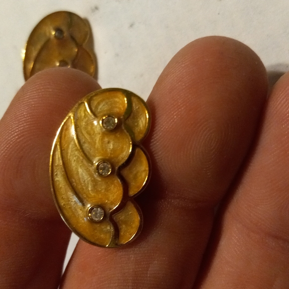 Womans earings - Picture 2 of 3